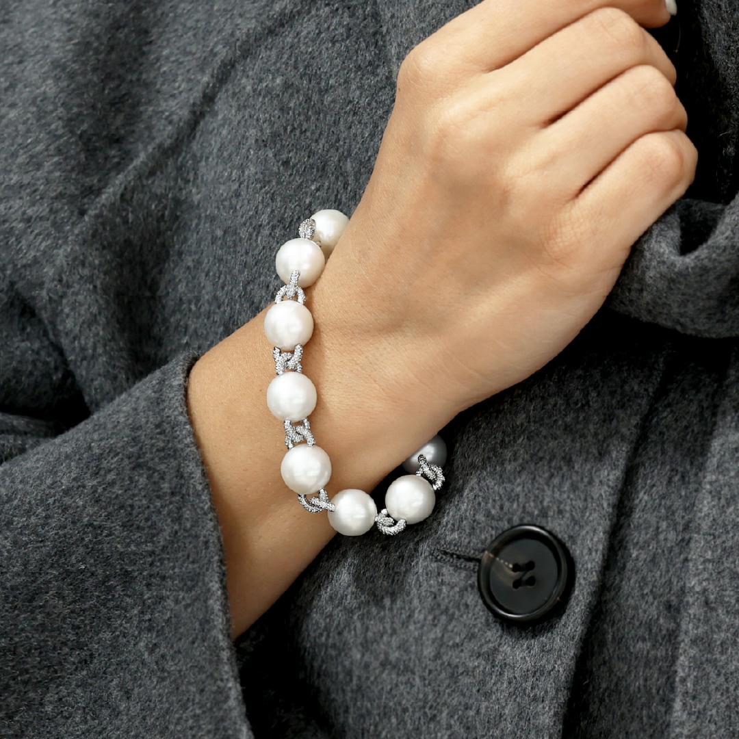 18ct white gold fresh water pearl and diamond bracelet