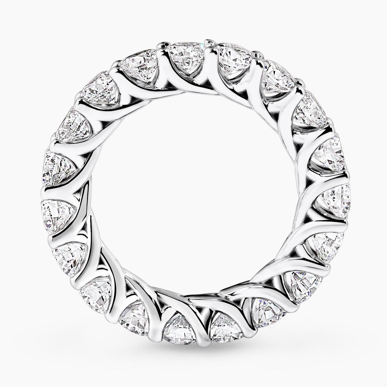 18ct white gold 19=4.45ct RBC diamond ring