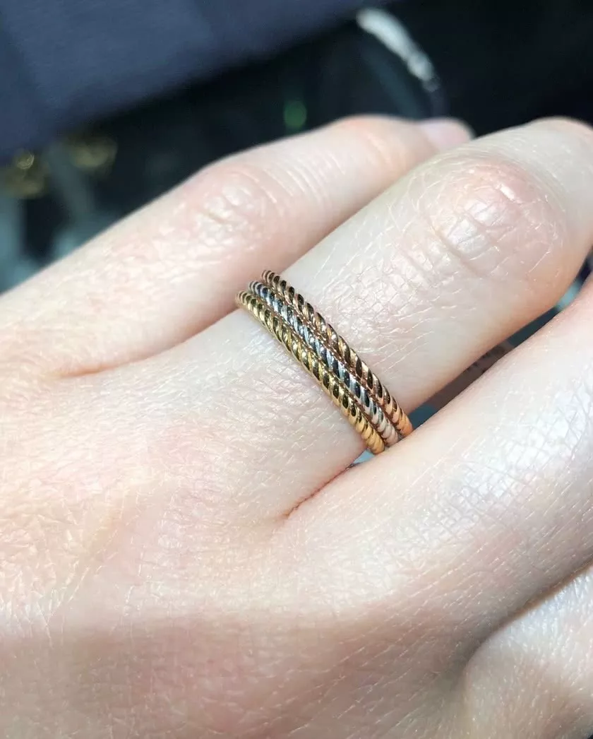 18ct white gold twist ring