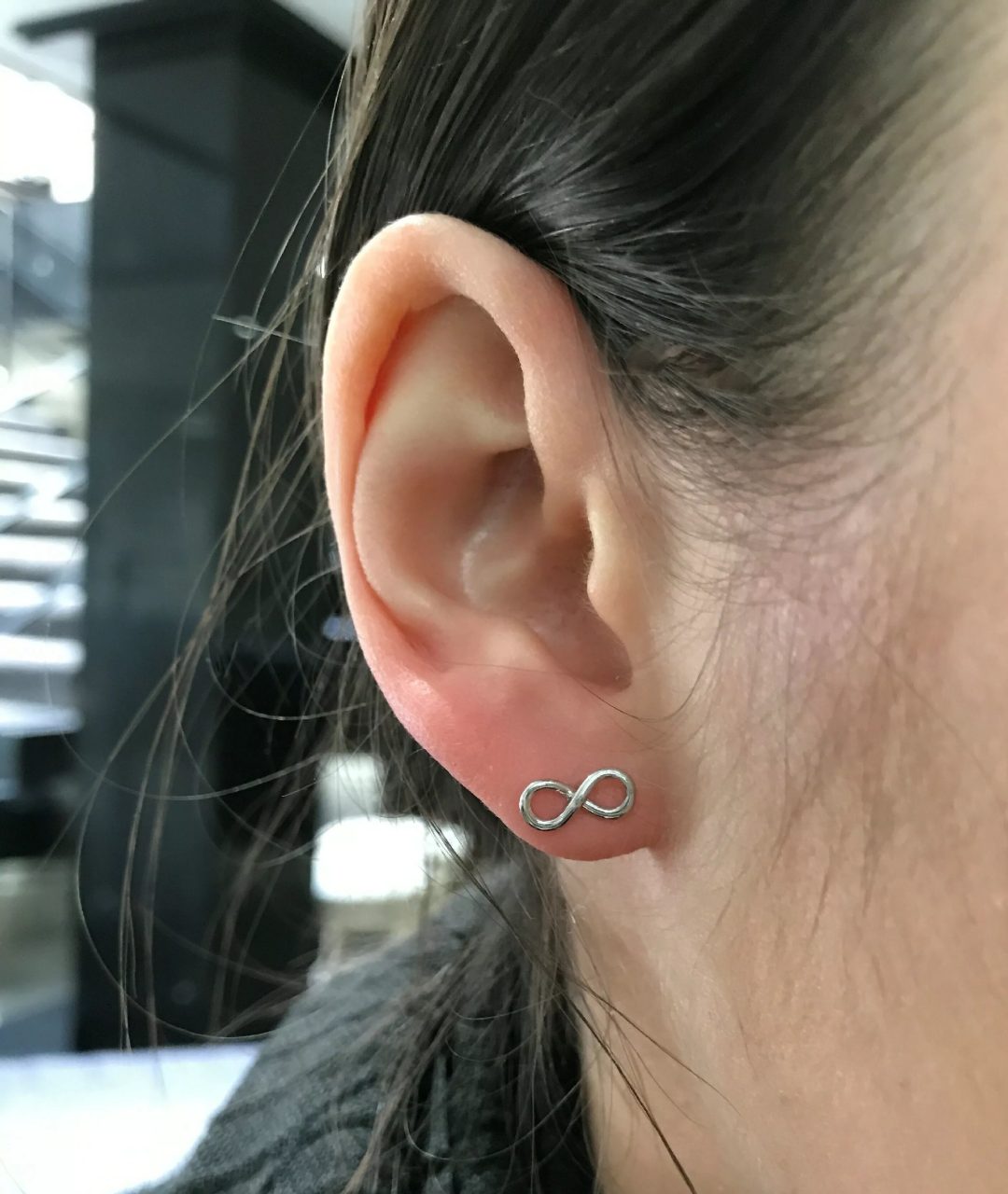 18ct white gold small infinity stud earrings