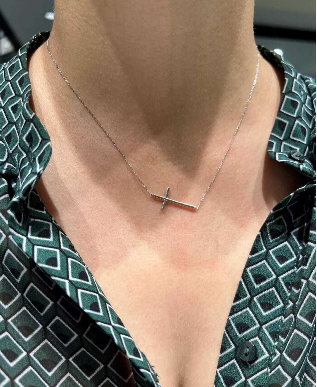 18ct white gold cross necklace