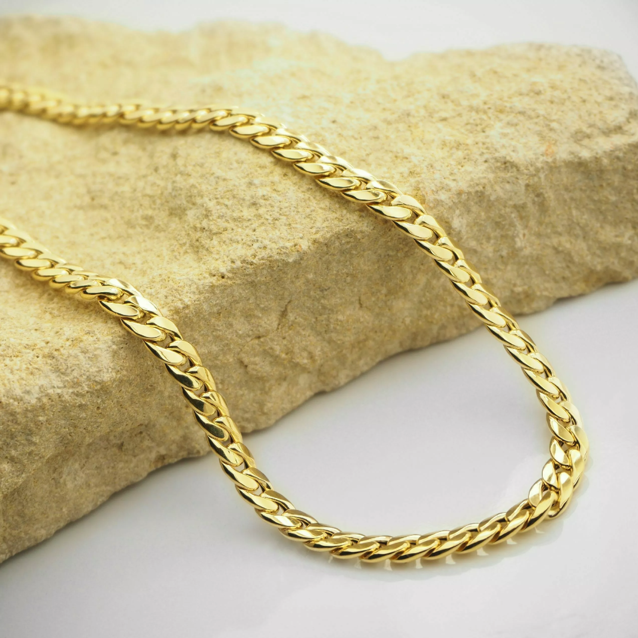 Pendant 18ct Solid Gold Chain 18ct Yellow Gold Hollow 42cm Curb