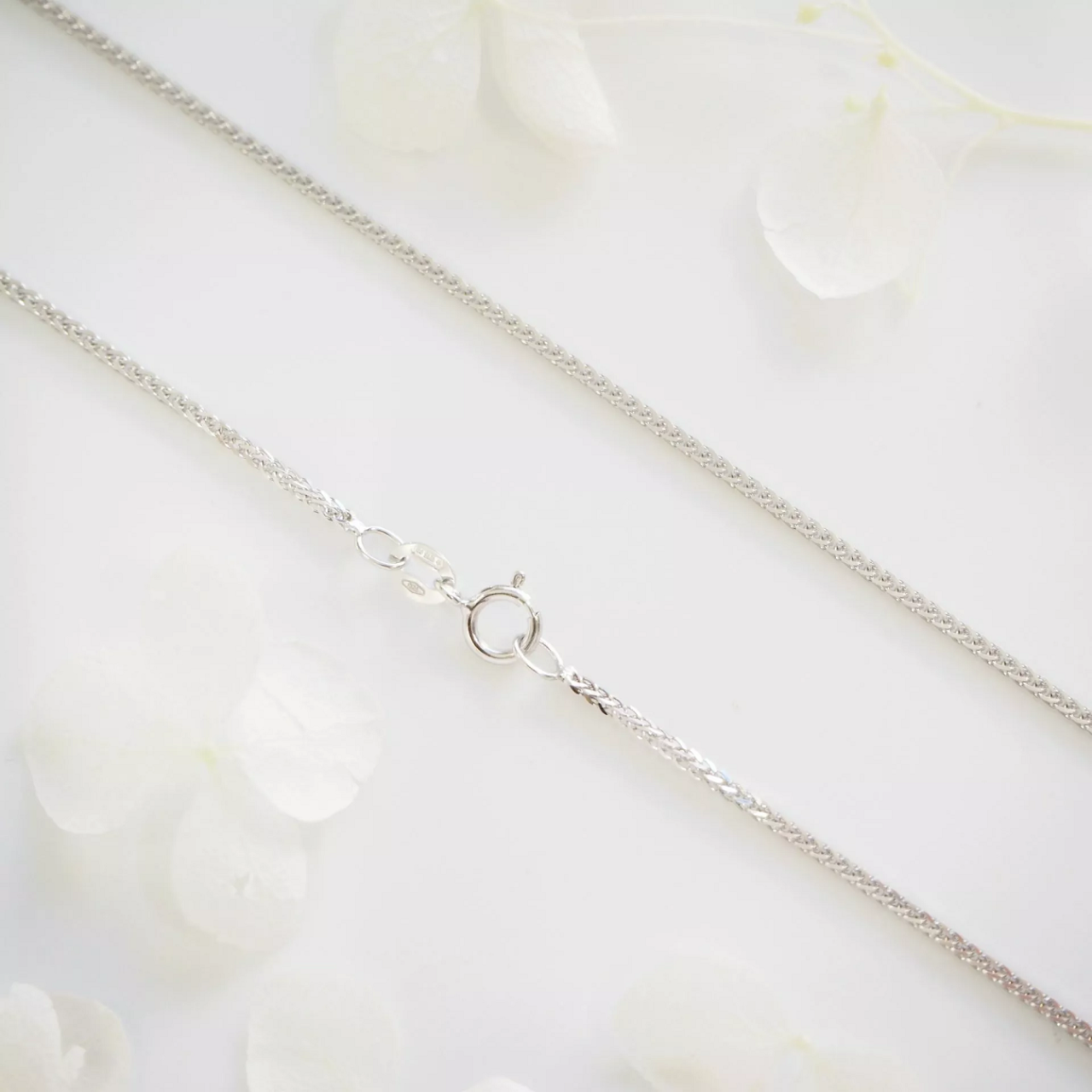 18ct white gold 45cm fine wheat chain with spring ring clasp