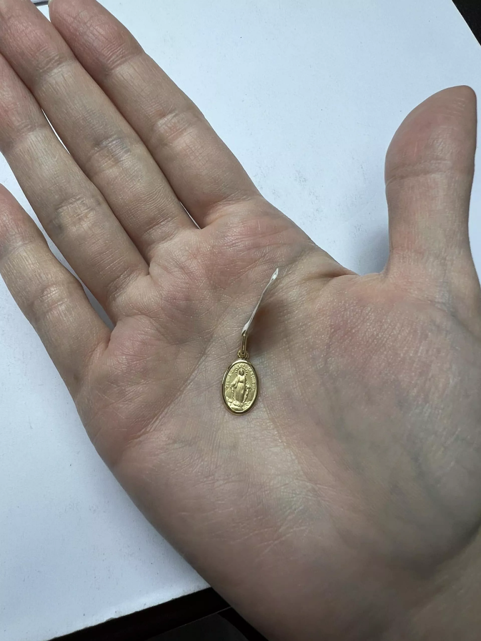 18ct yellow gold “Miraculous” oval medal pendant