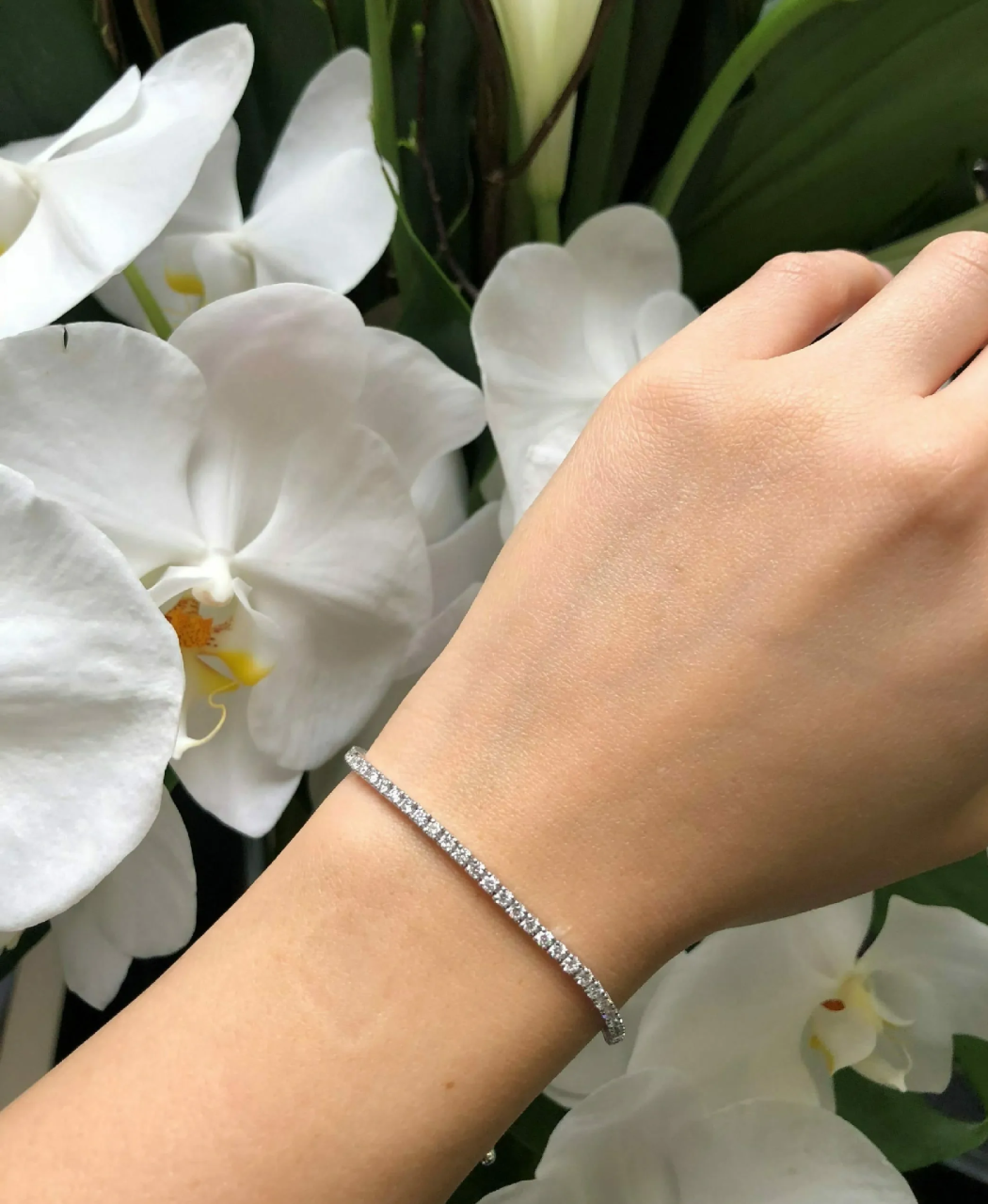 18ct white gold diamond adjustable bracelet
