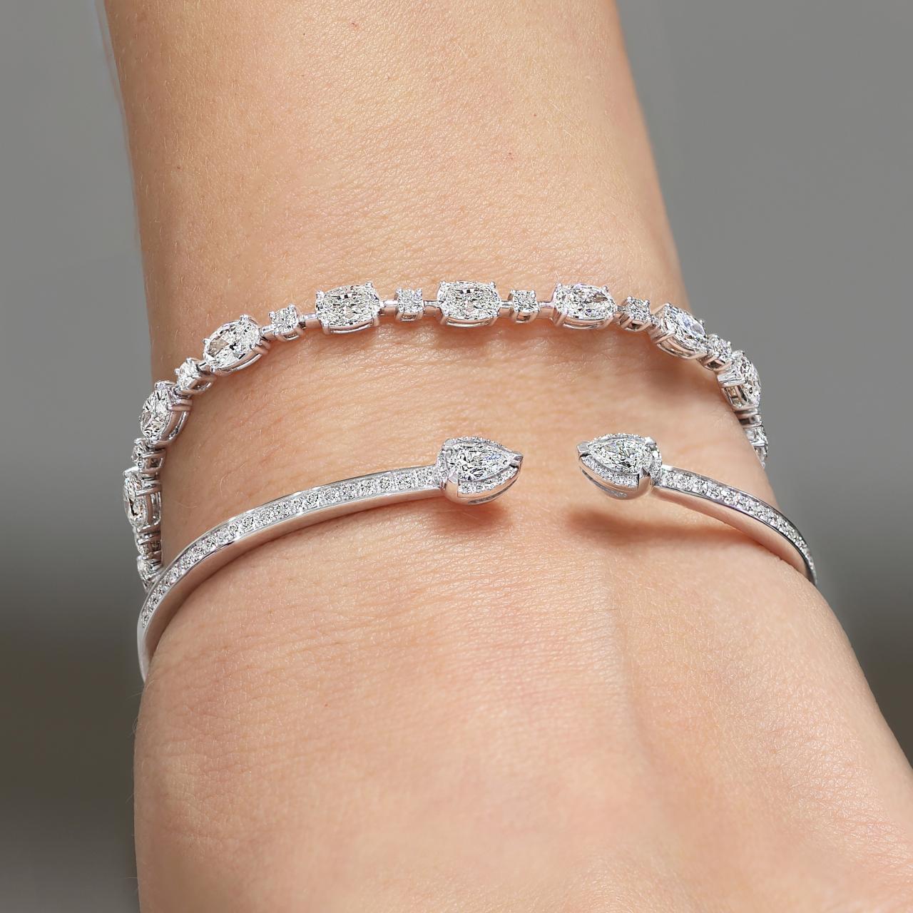 18ct white gold diamond bangle