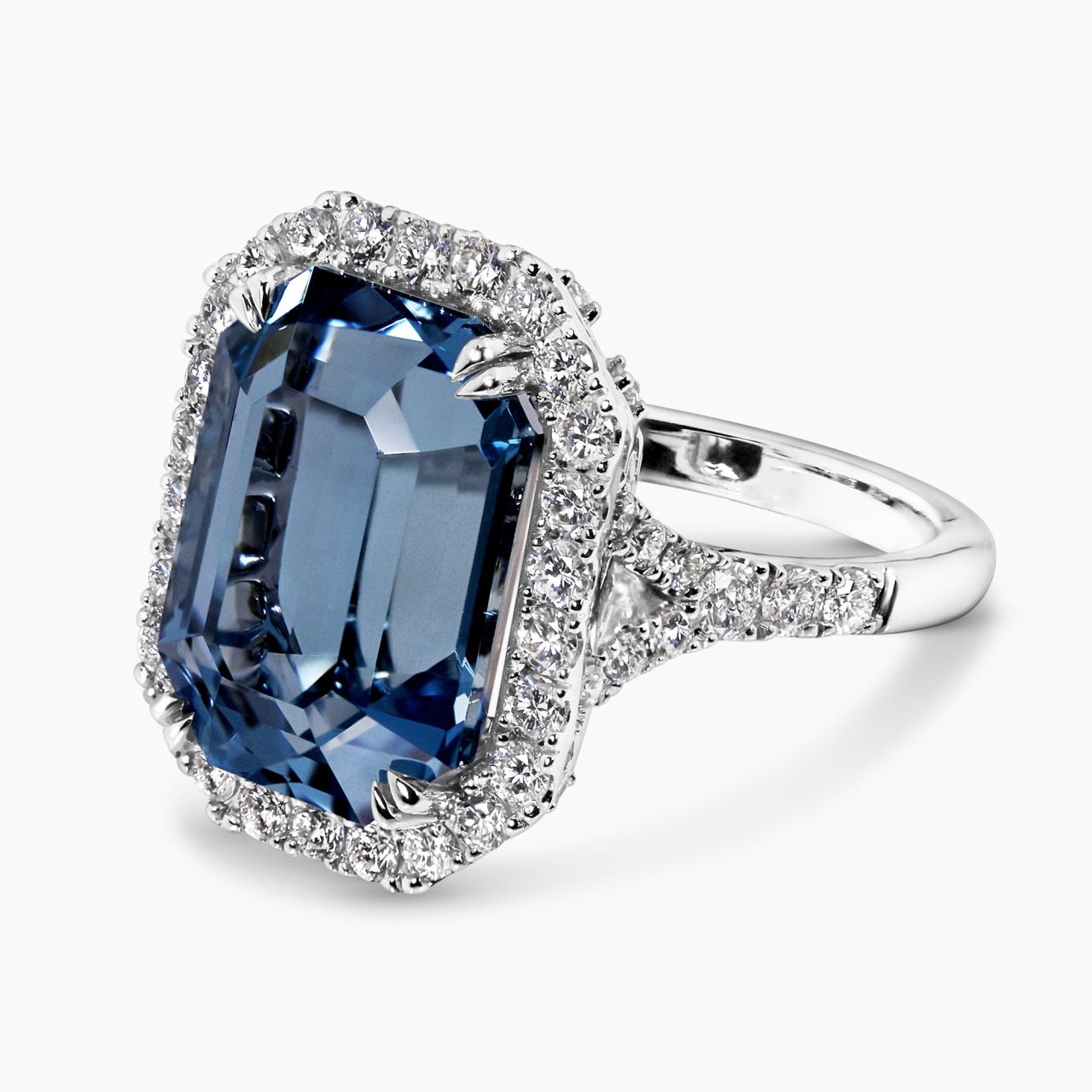 18ct white gold 11.29ct Santa Maria aquamarine and diamond ring