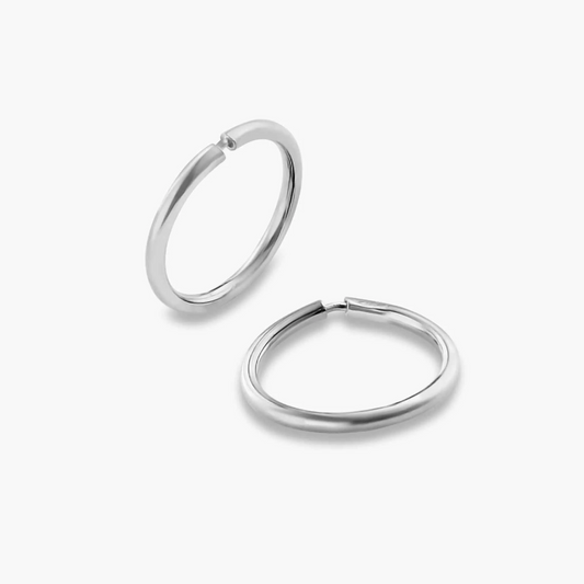 18ct white gold small ‘sleepers’ hoop earrings 10mm