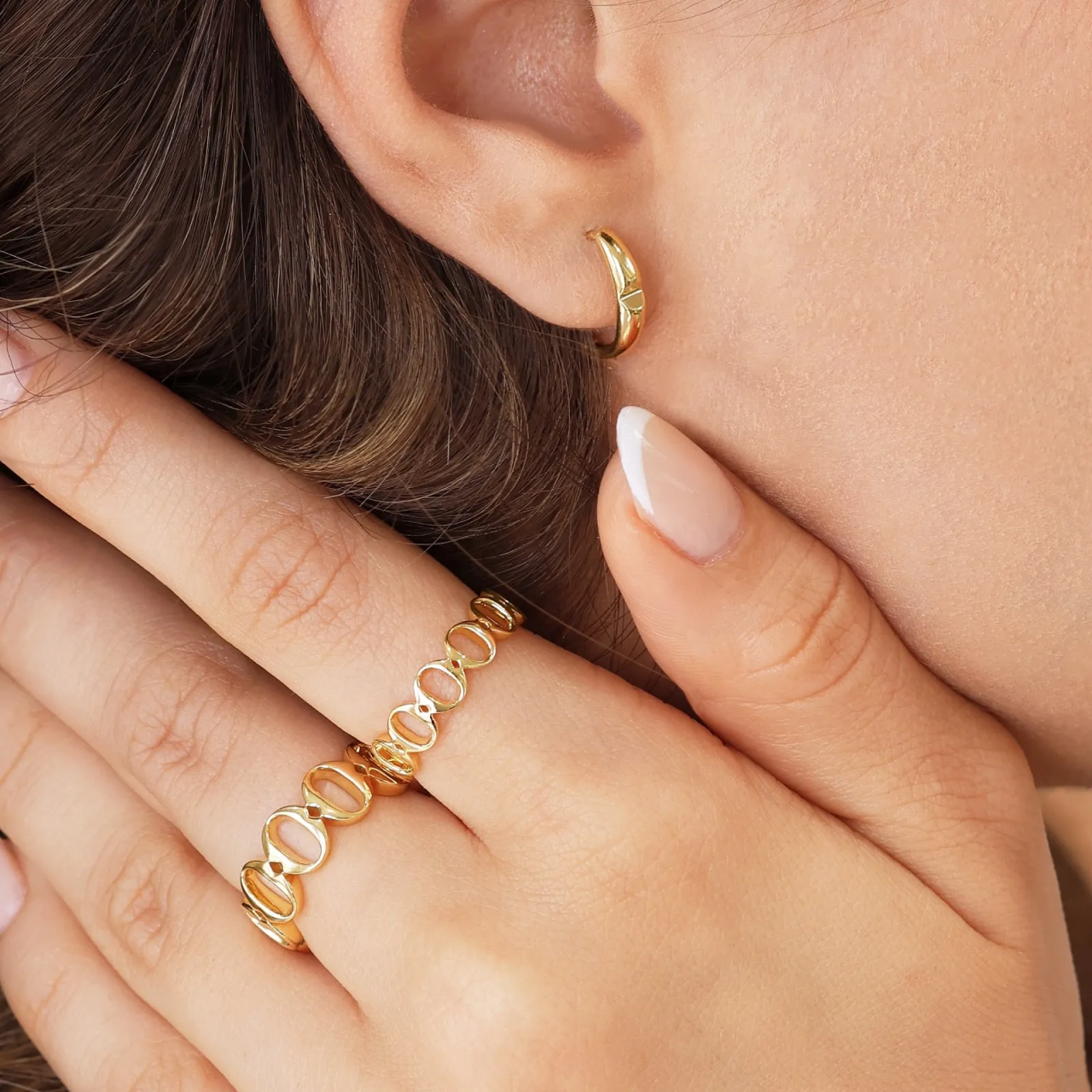 18ct yellow gold ‘O’ ring from the Iconica Collection - Small