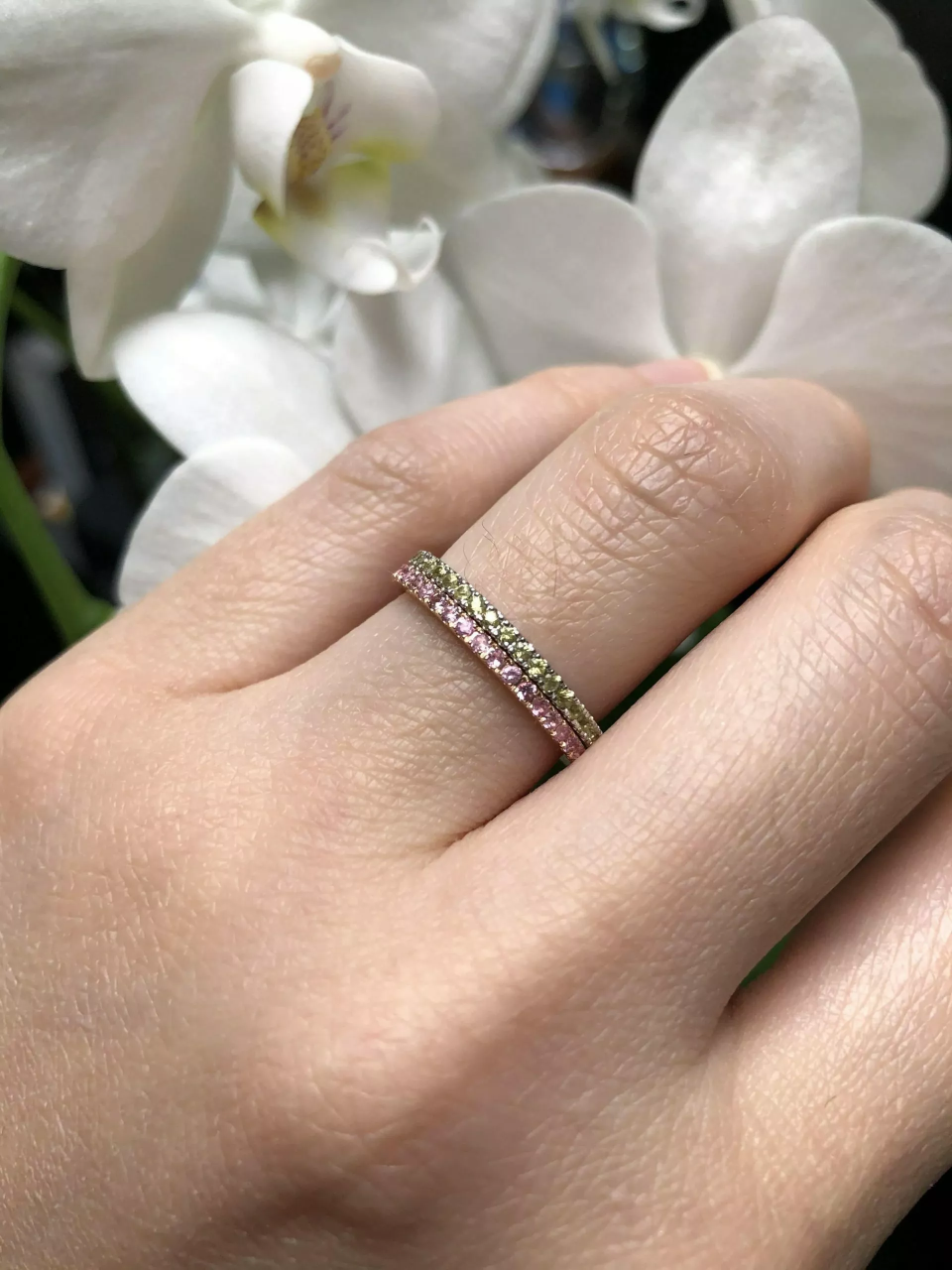 18ct rose gold round brilliant cut pink sapphire band