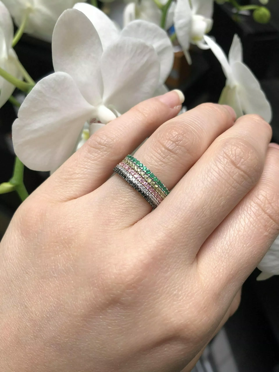 18ct rose gold round brilliant cut pink sapphire band