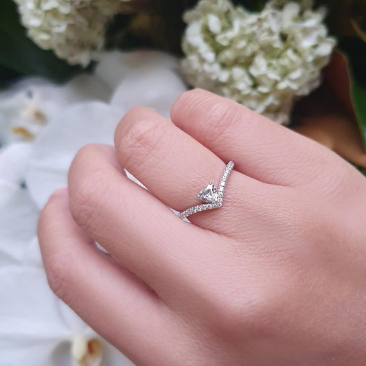 18ct white gold 0.30ct heart and round brilliant cut diamond ring