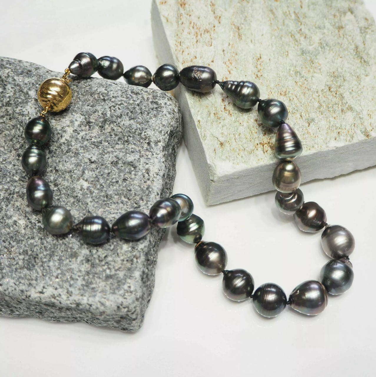 Graduating Tahitian Baroque Pearls Necklace with 18ct yellow gold clasp
