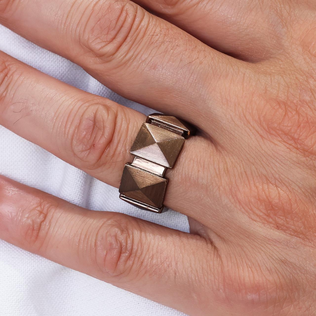 18ct white gold with brown plated gents ring