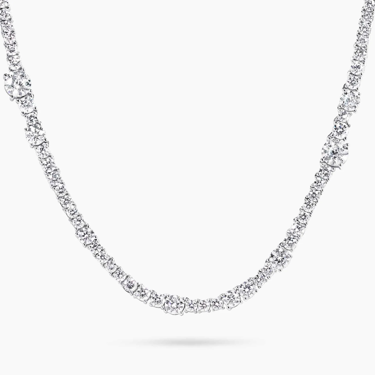 18ct white gold 11.98ct round brilliant cut diamond tennis necklace