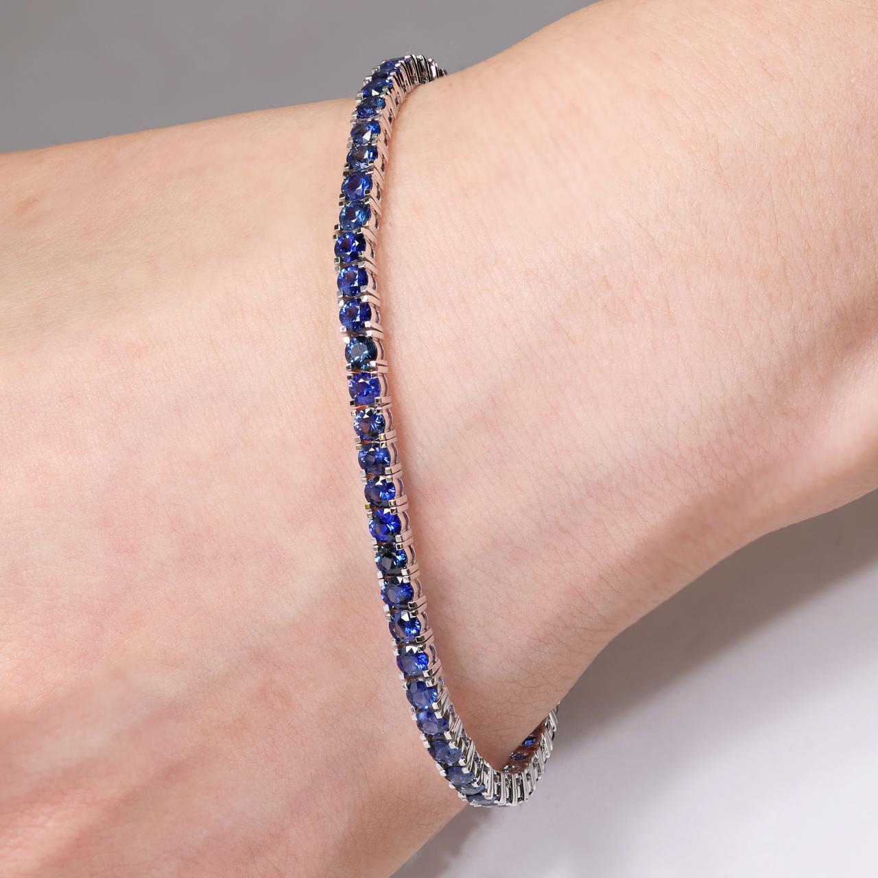 18ct white gold 5.49ct round blue sapphire bracelet