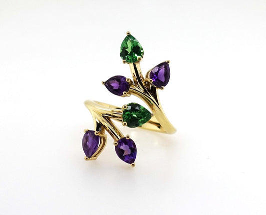 18ct yellow gold pear shape Tsavorite and Amethyst ring