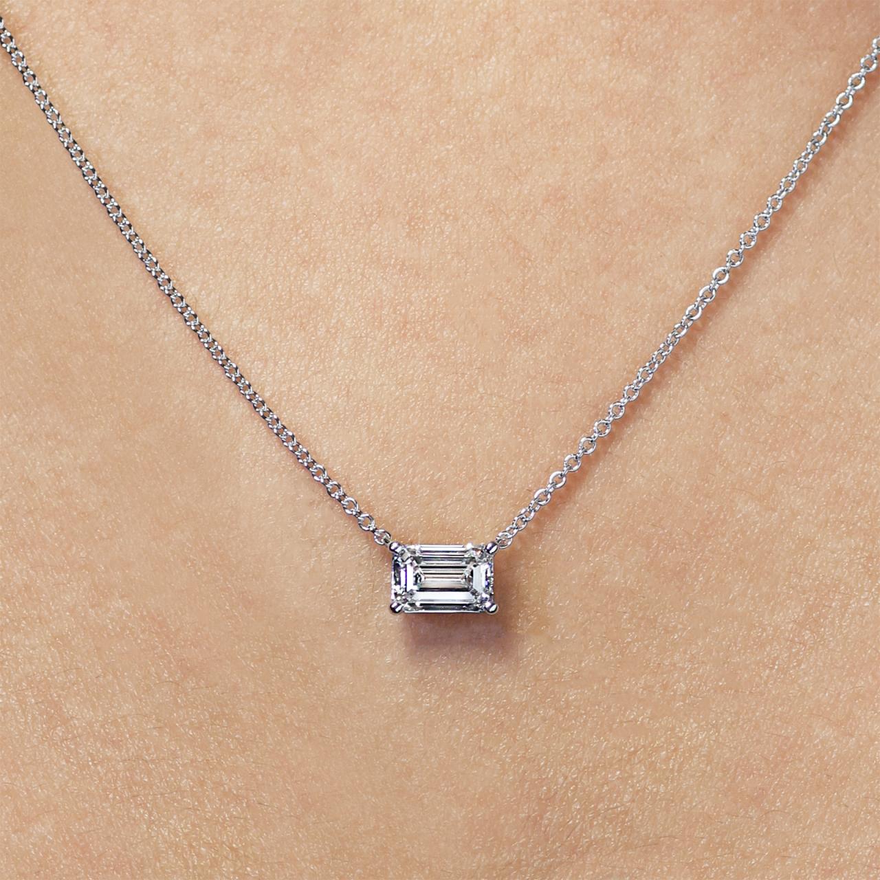 18ct white gold 1.15ct F VS2 emerald cut LAB Grown diamond necklace
