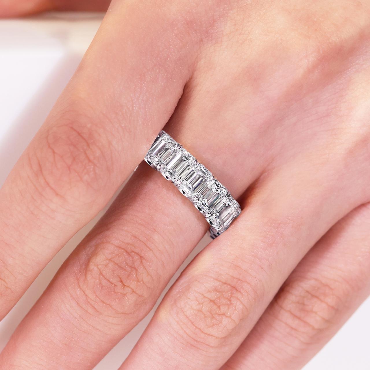18ct white gold full circle 9.69ct F VS emerald cut LAB Grown diamond ring