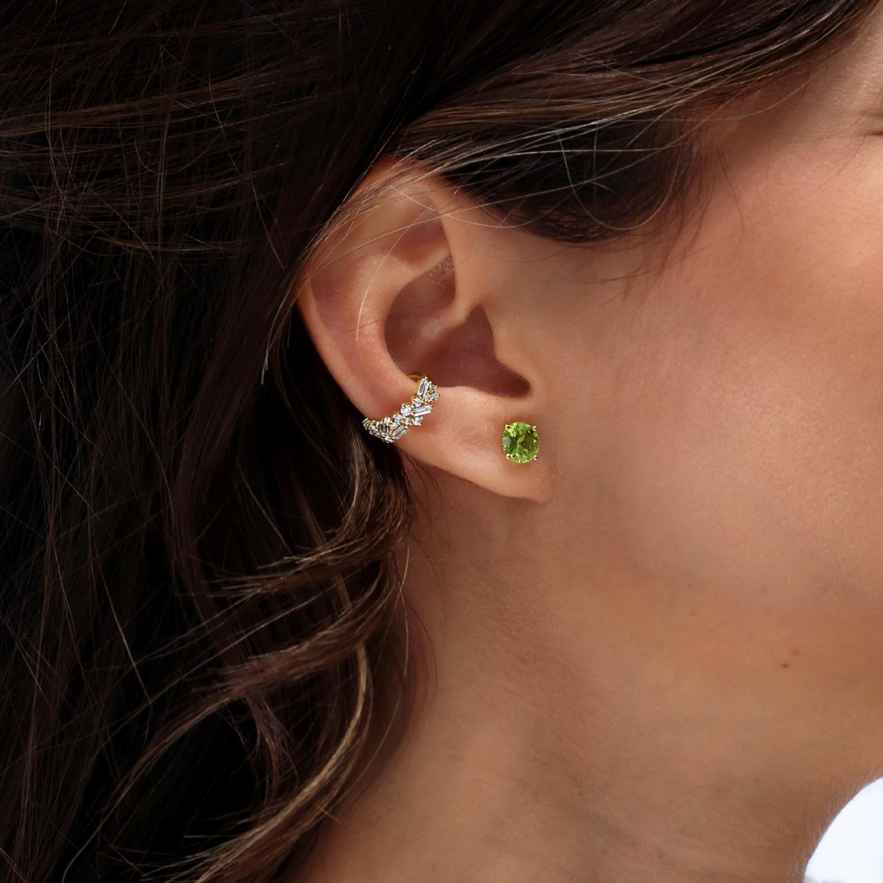 18ct yellow gold 2=2.36ct round peridot stud earrings