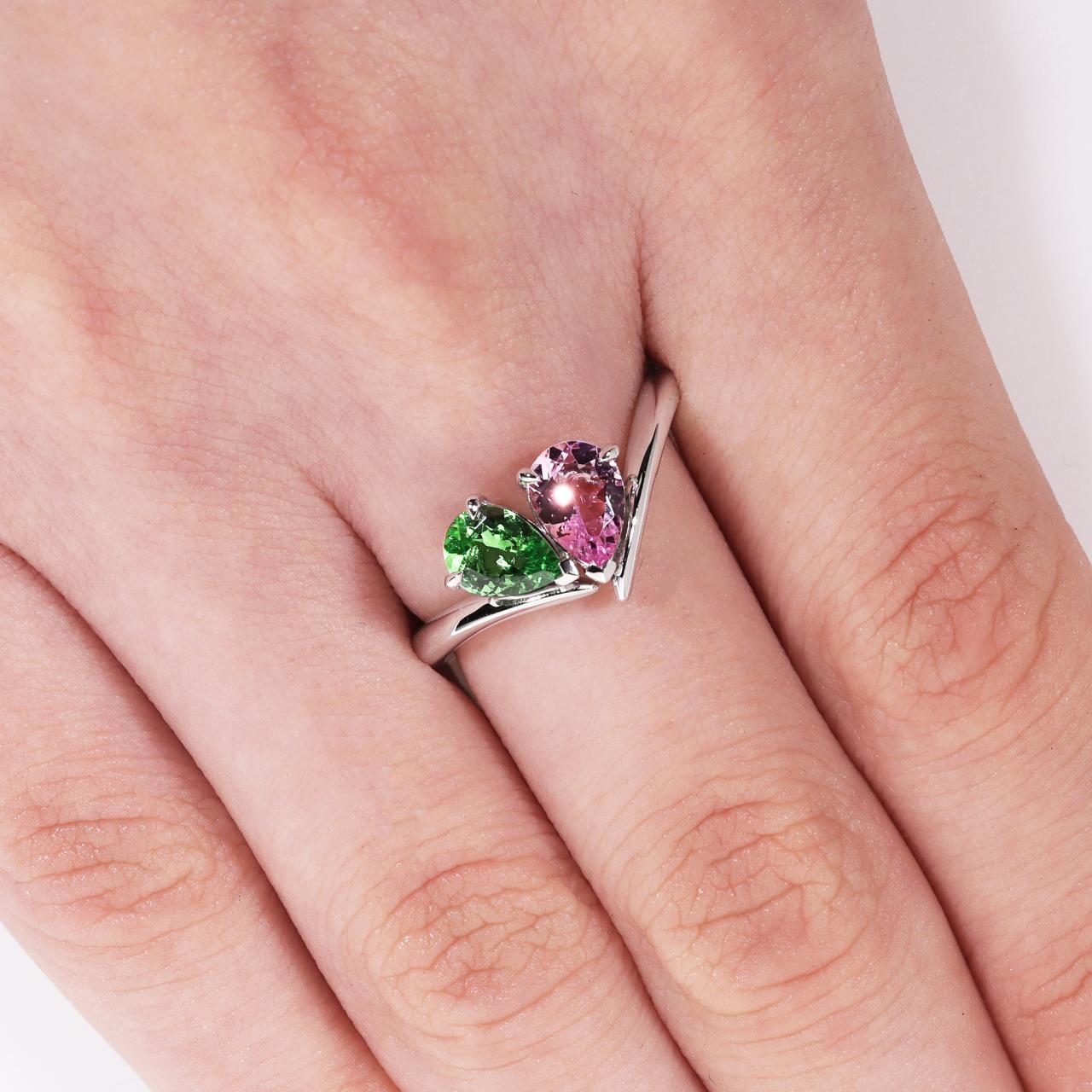 18ct white gold pear shaped garnet and morganite ring