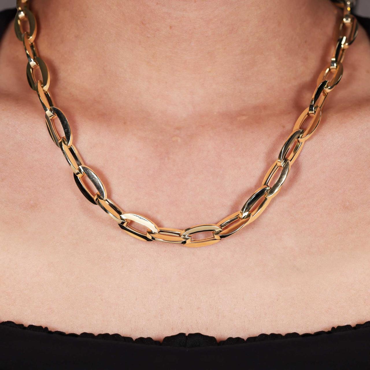 18ct yellow gold 45cm oval fancy hollow link chain