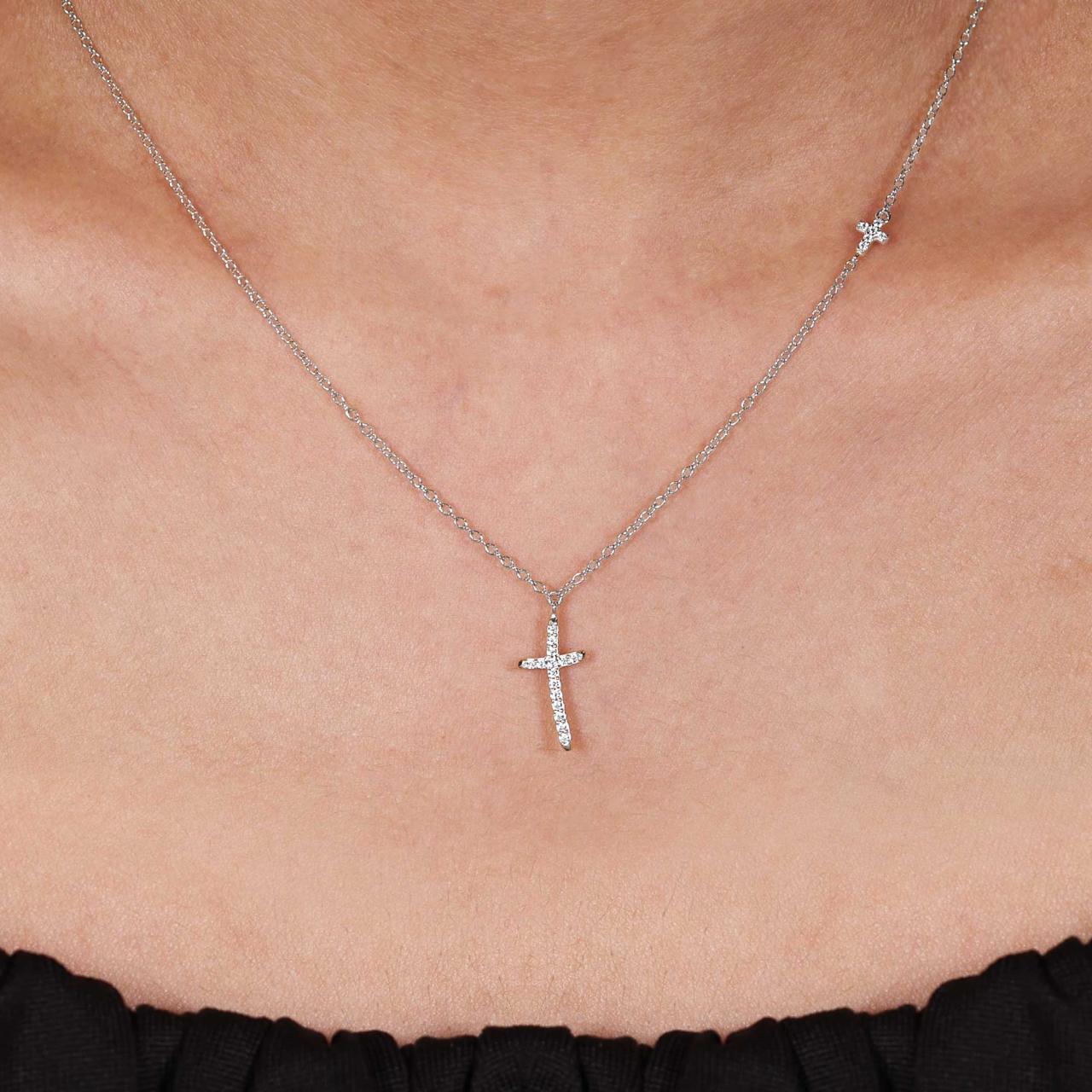 18ct white gold cubic zirconia set cross necklace with lobster clasp