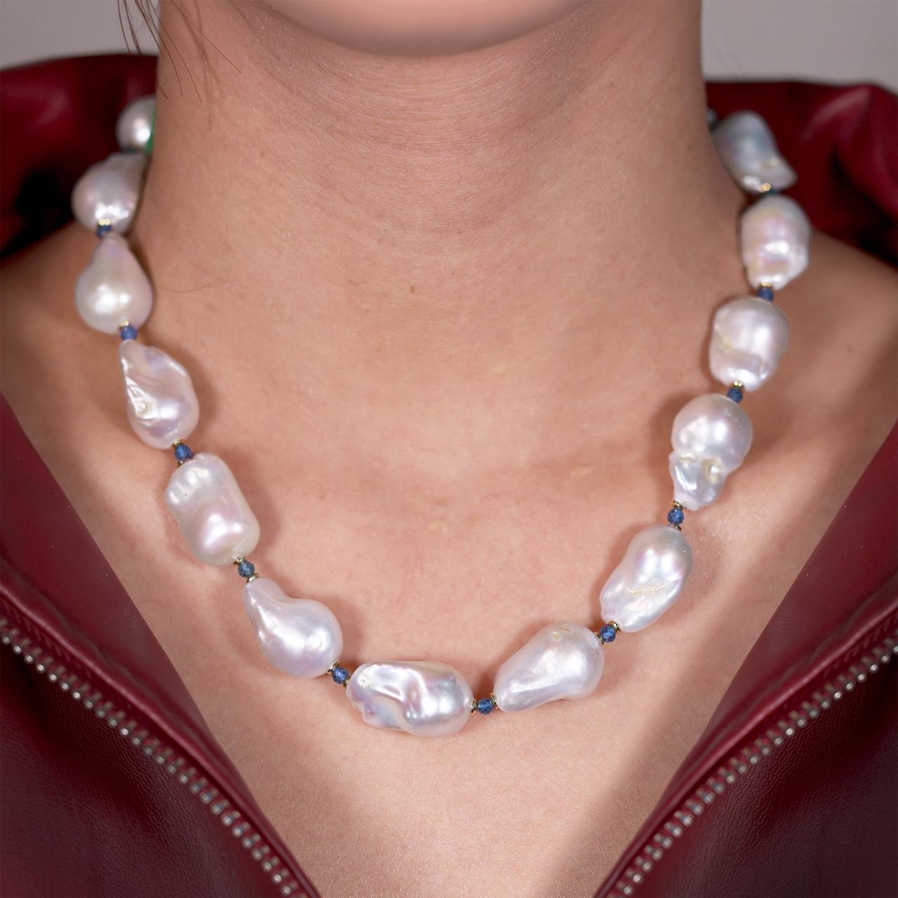 Baroque freshwater pearls and apatite beads necklace with gold-plated silver fittings on the neck