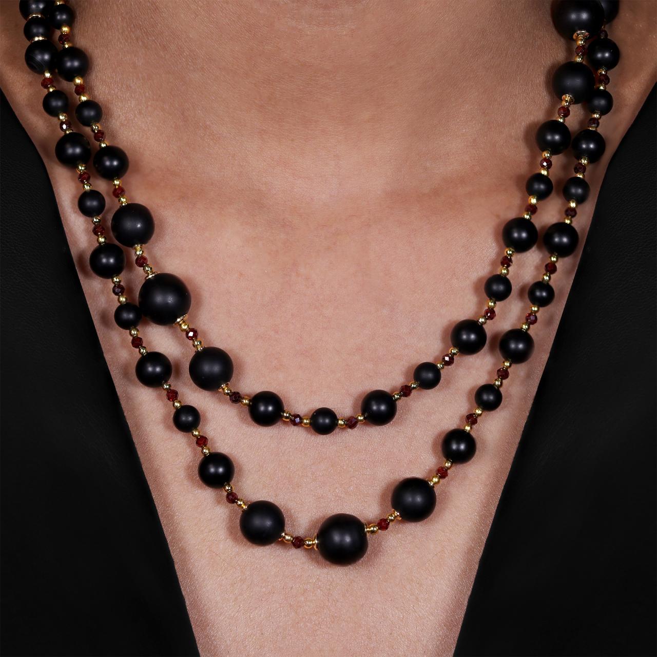 Onyx, garnet and hematite beads necklace with gold-plated silver fittings from the Carmela Cerrone Collection