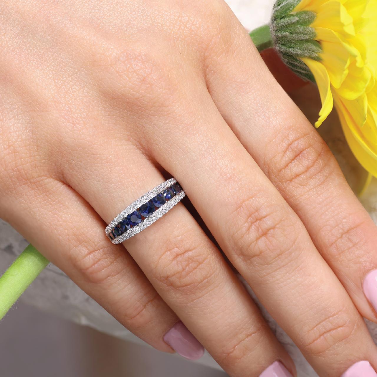 18CT White Gold Blue Sapphire & Diamond Dress Ring