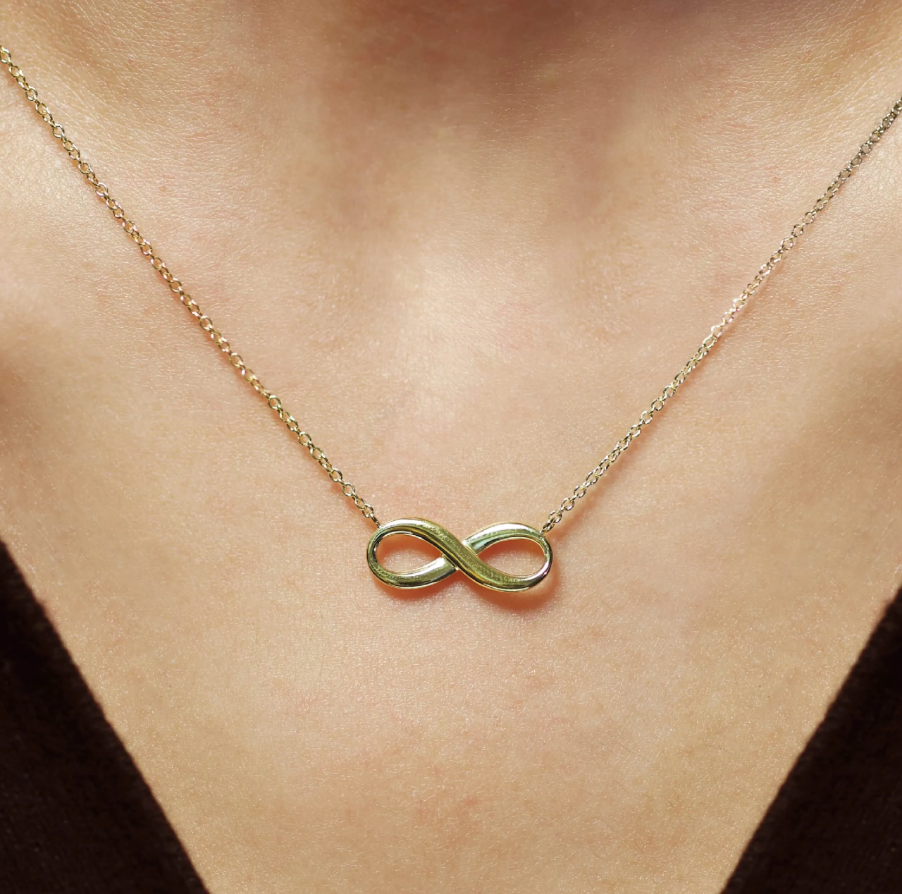 18ct yellow gold infinity necklace