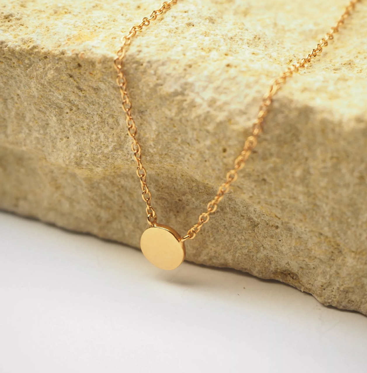 18ct rose gold small round shape necklace