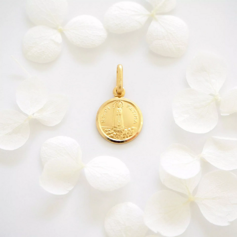 18ct yellow gold “Our Lady of Fatima” medal pendant