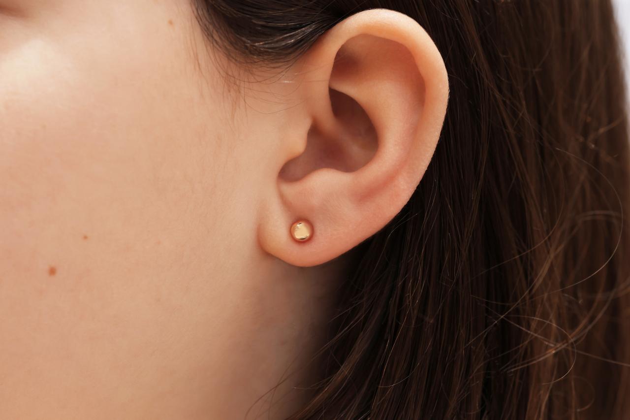 18ct rose gold 4mm ball stud earrings