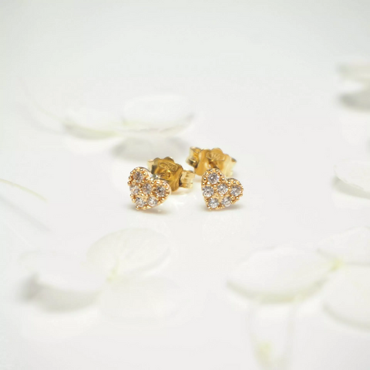 18ct yellow gold cubic zirconia heart stud earrings
