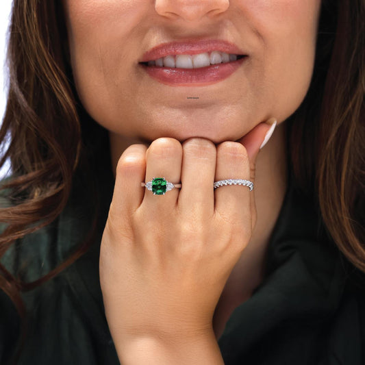 18ct white gold 1.99ct tsavorite garnet and diamond ring