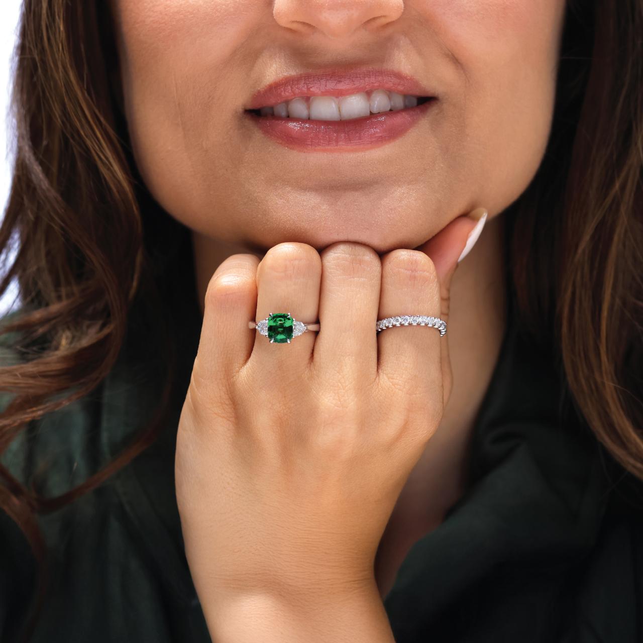 18ct white gold 1.99ct tsavorite garnet and diamond ring