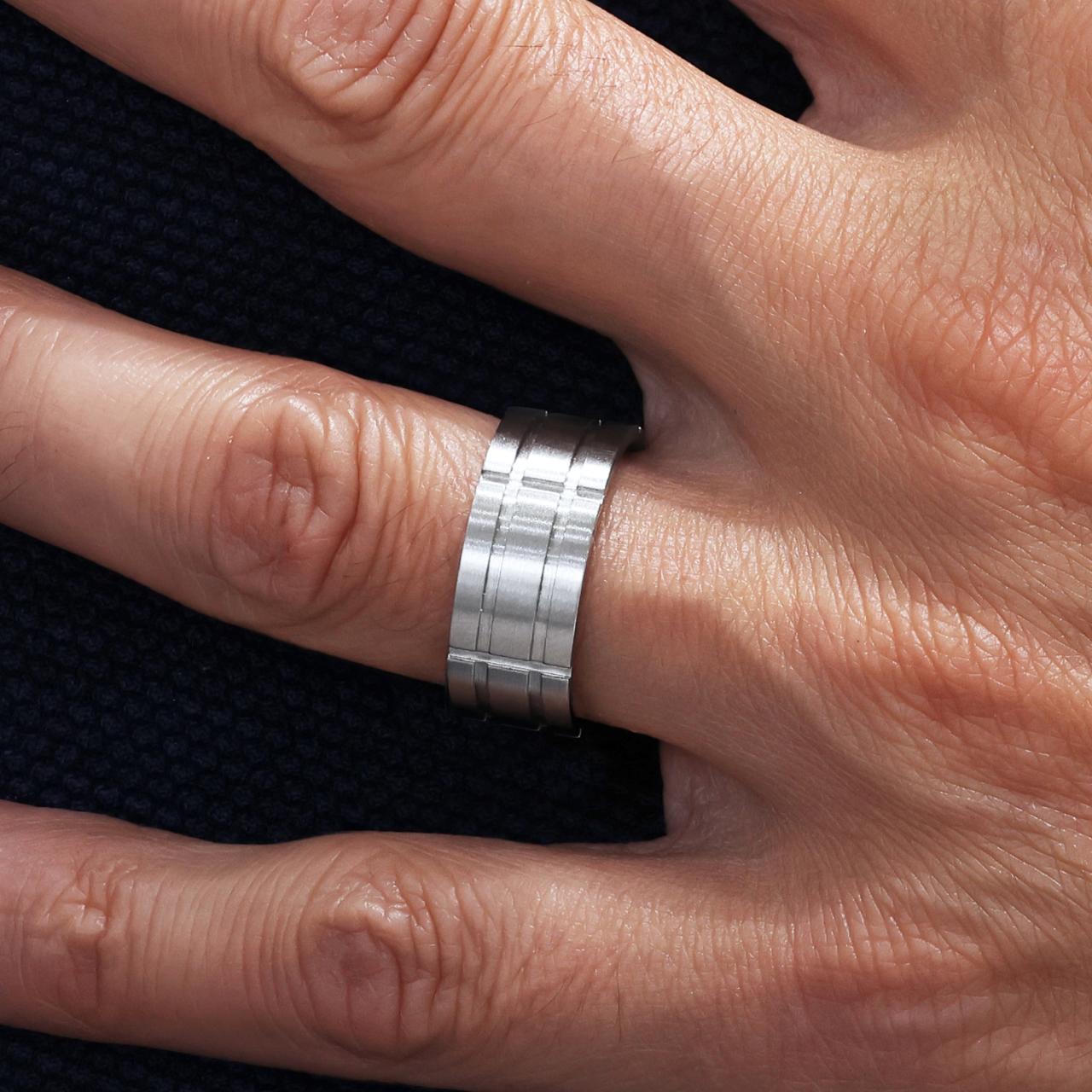 Stainless steel brushed men’s ring