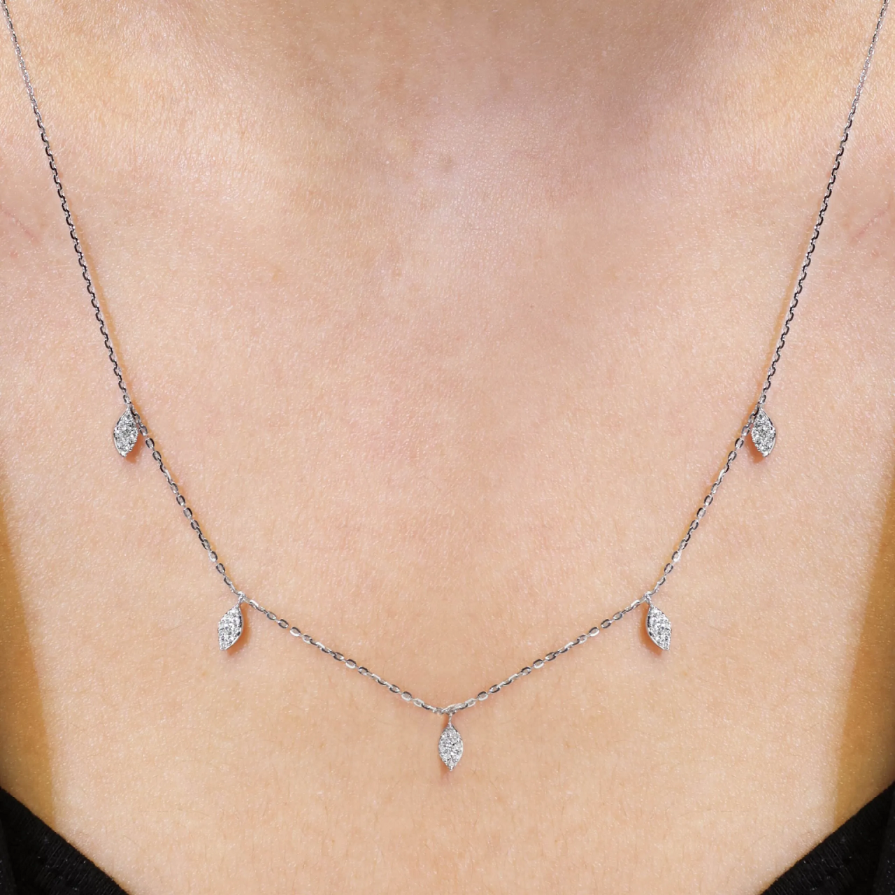 18ct white gold 45=0.18ct diamond leaf necklace
