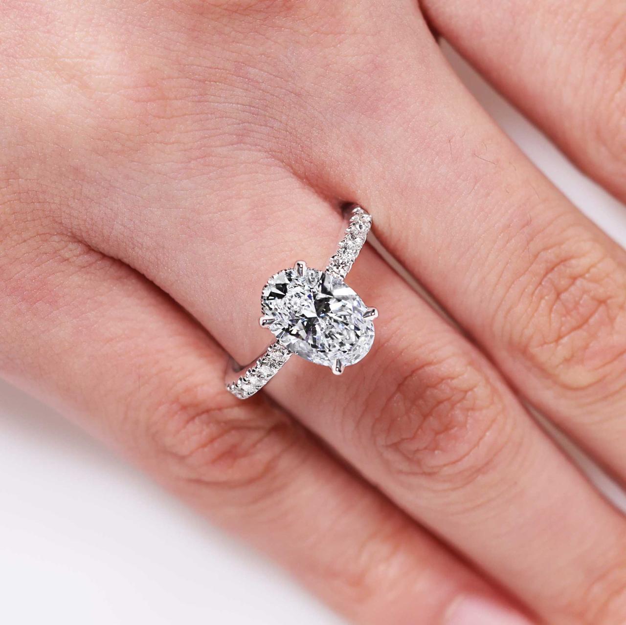 18ct white gold 2.54ct D VS1 Oval brilliant cut Lab Grown diamond engagement ring ring. IGI Cert