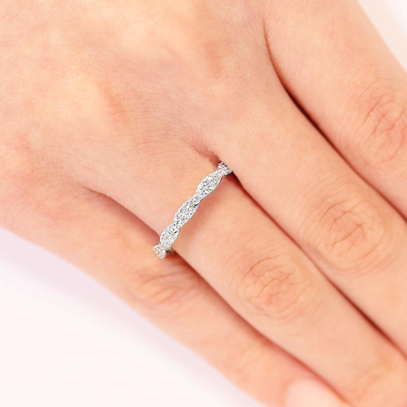 18ct white gold full circle diamond twist ring on the finger
