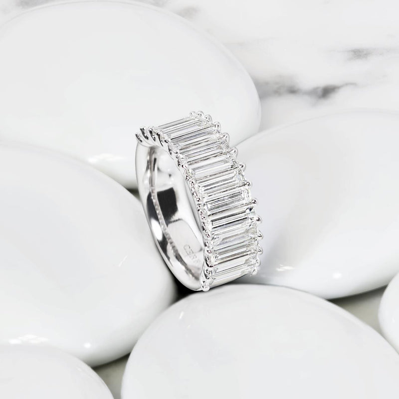 18ct white gold baguette diamond ring