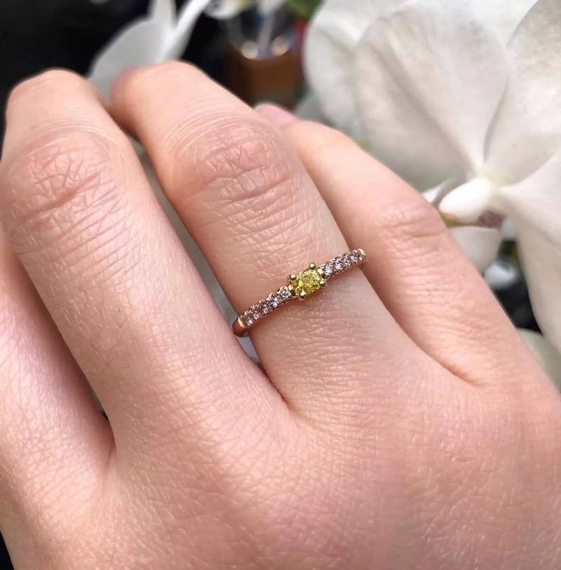 18ct rose and yellow gold Australian pink and yellow diamond ring on the finger
