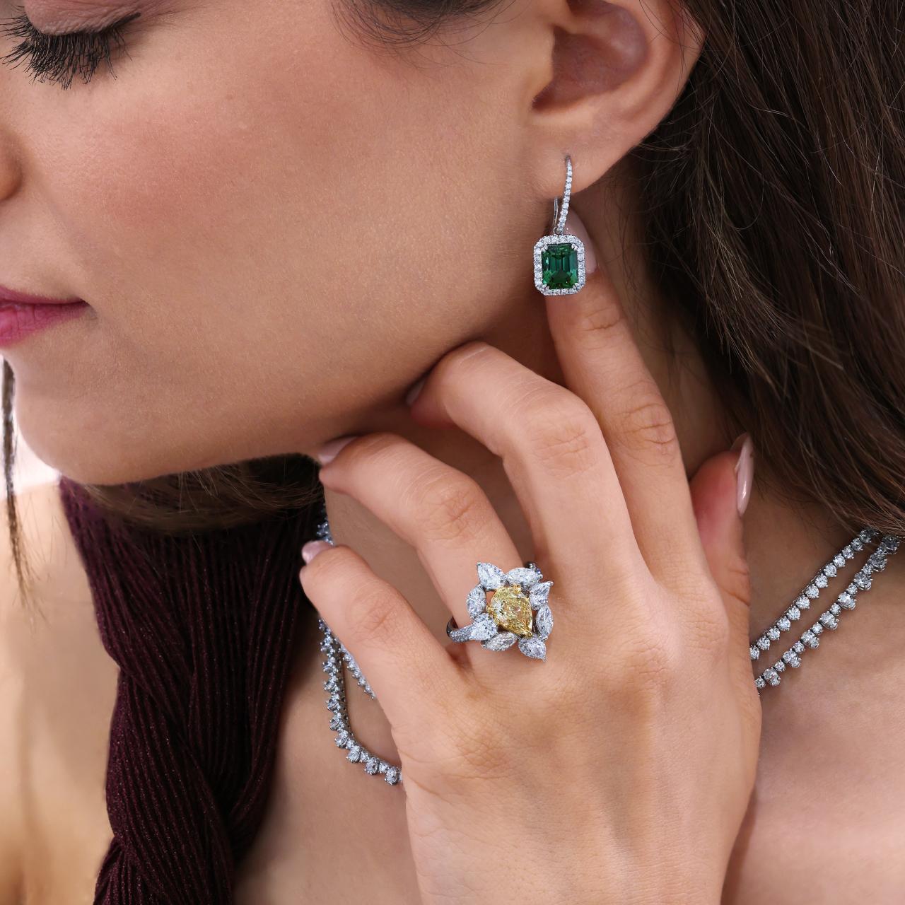 18ct white gold 4.85ct emerald cut green tourmaline & diamond drop earrings