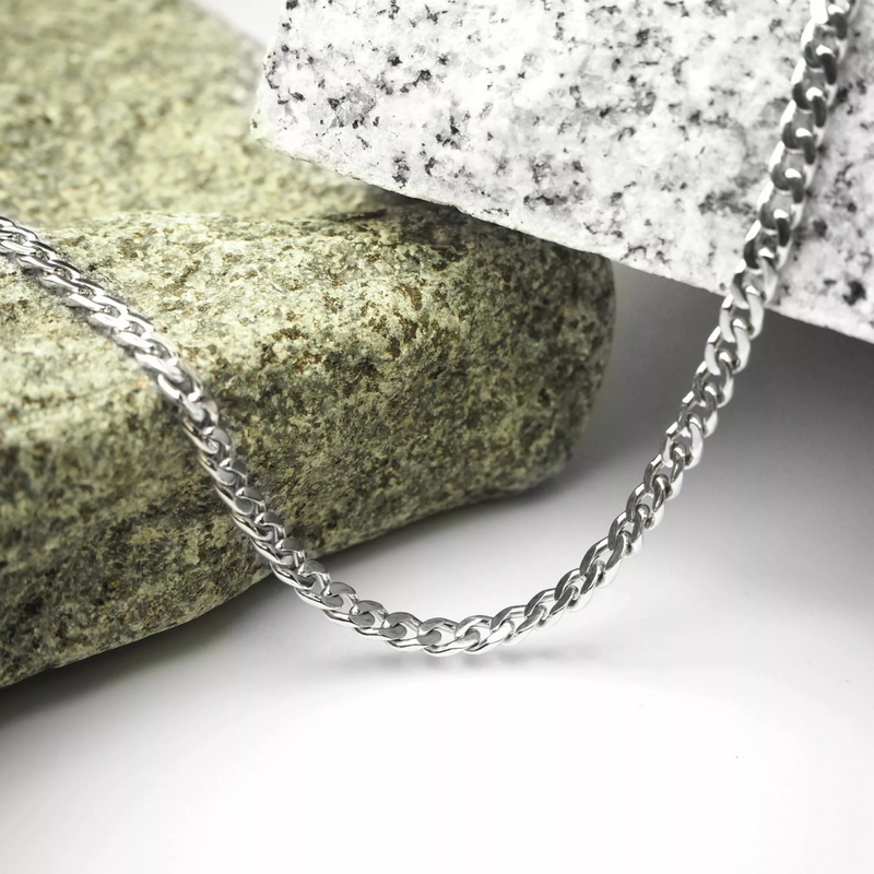 18ct white gold 60cm curb chain 