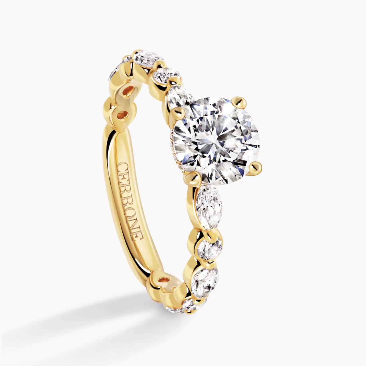 18ct yellow gold round brilliant and marquise cut diamond ring