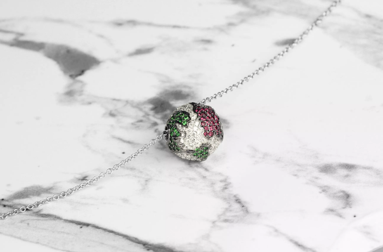 The GLOBO TRICOLORE pendant