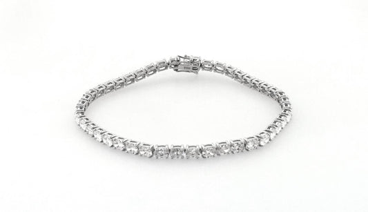 18ct white gold  44=6.14ct oval cut diamond tennis bracelet