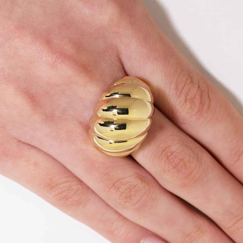 18ct yellow gold plain dress ring on the finger