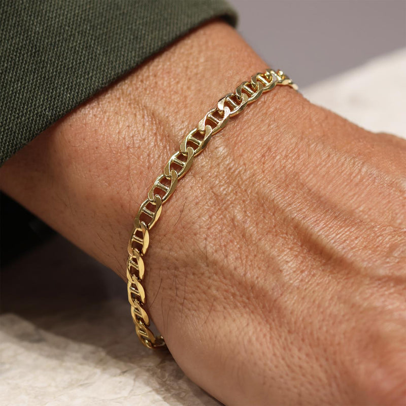 18ct yellow gold 21cm solid Marine link bracelet on the wrist